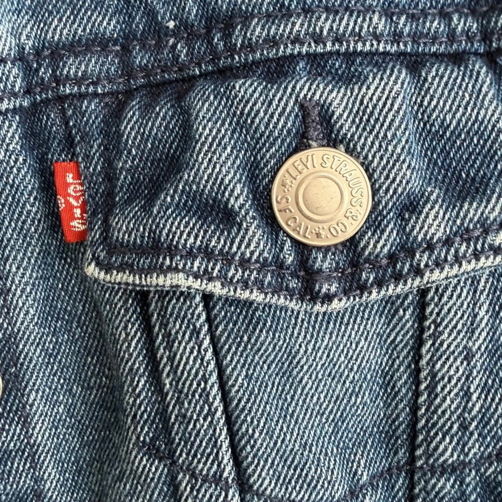 Levi's‎ Denim Trucker Jacket Size 10-12 Medium Blue Classic Western Aesthetic
